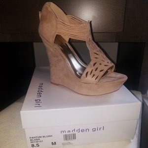 Madden Girl Wedges